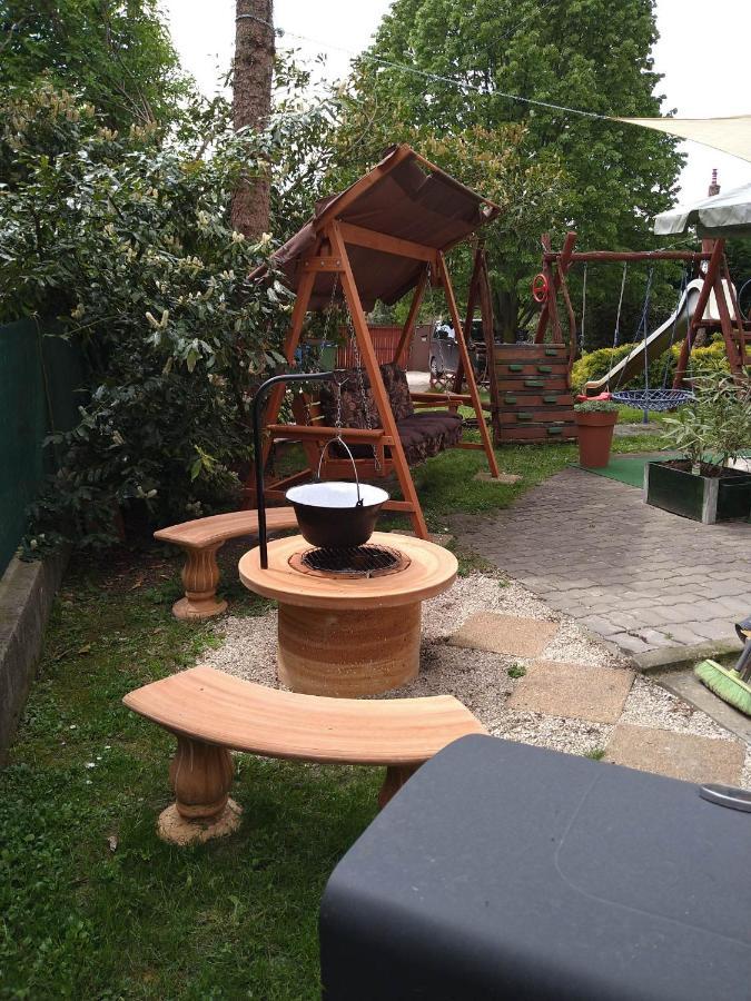Liliana Vendeghaz Apartment Balatonfuzfo Luaran gambar