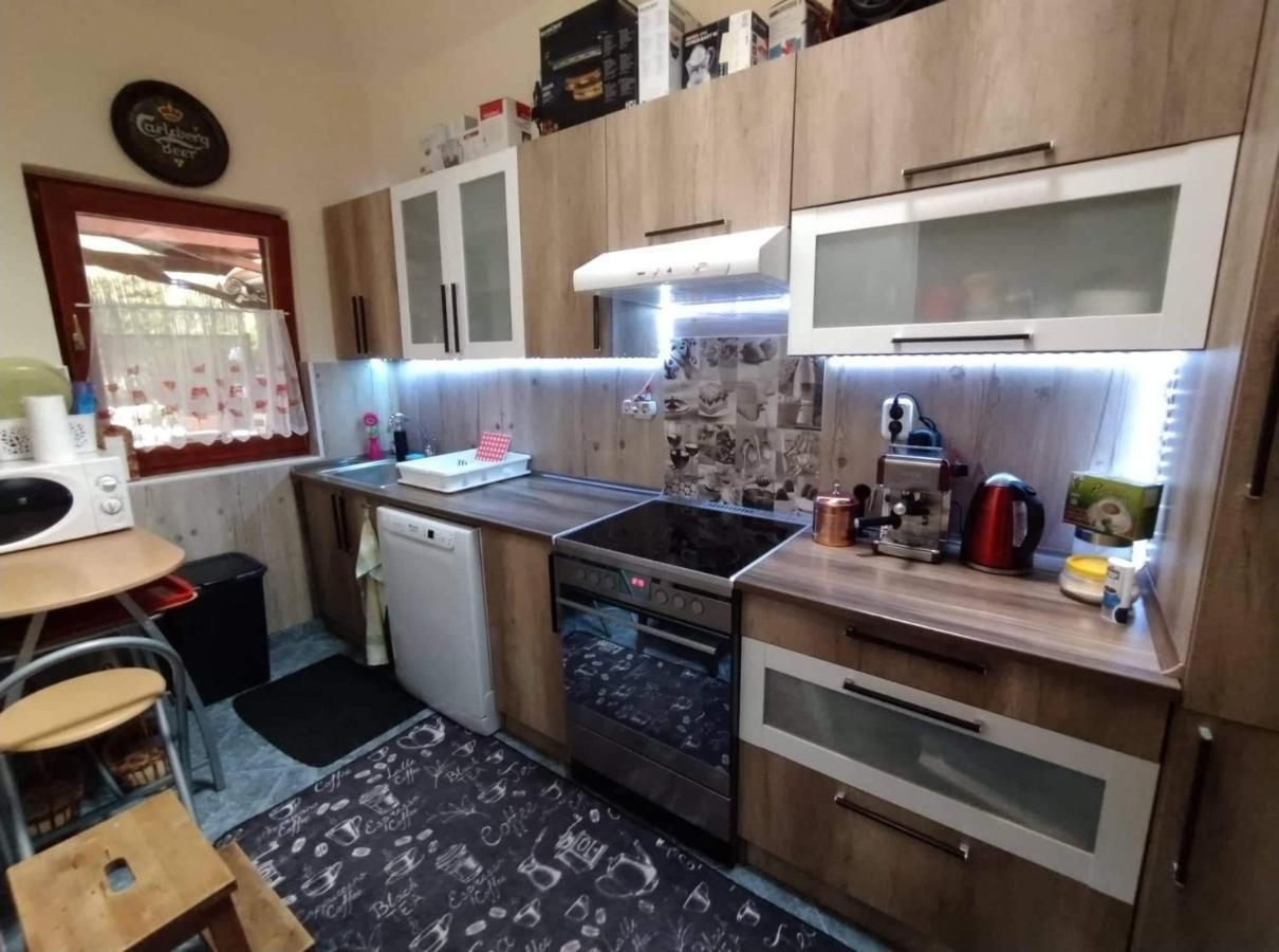 Liliana Vendeghaz Apartment Balatonfuzfo Luaran gambar