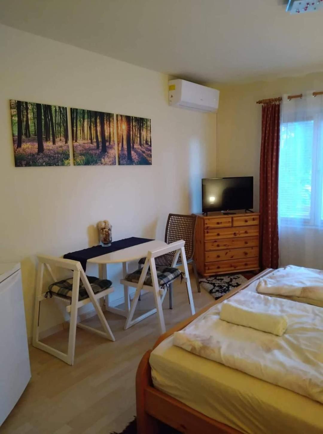 Liliana Vendeghaz Apartment Balatonfuzfo Bilik gambar