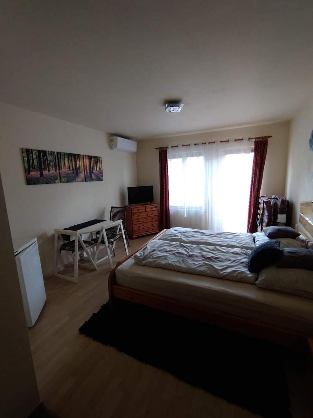 Liliana Vendeghaz Apartment Balatonfuzfo Bilik gambar