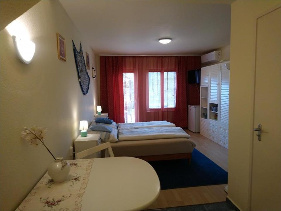 Liliana Vendeghaz Apartment Balatonfuzfo Luaran gambar