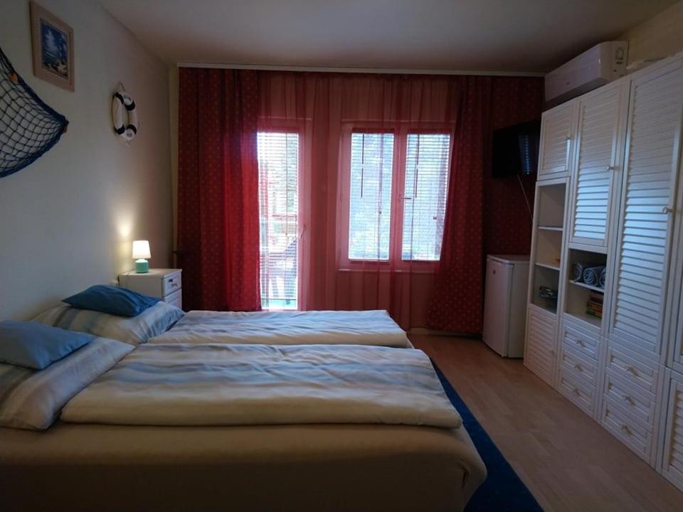 Liliana Vendeghaz Apartment Balatonfuzfo Luaran gambar